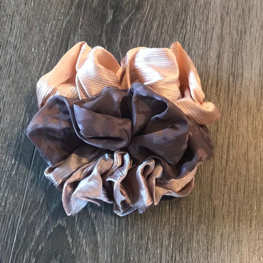 3/$15 Express Scrunchies